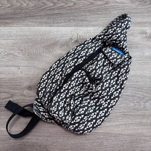 Kavu Mini Rope Sling Bag Black Triangle Diamond Print Purse